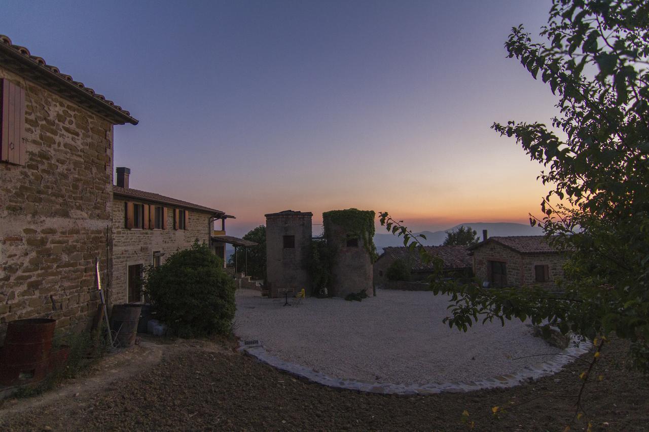 Agriturismo Terra Selvatica Valfabbrica Luaran gambar